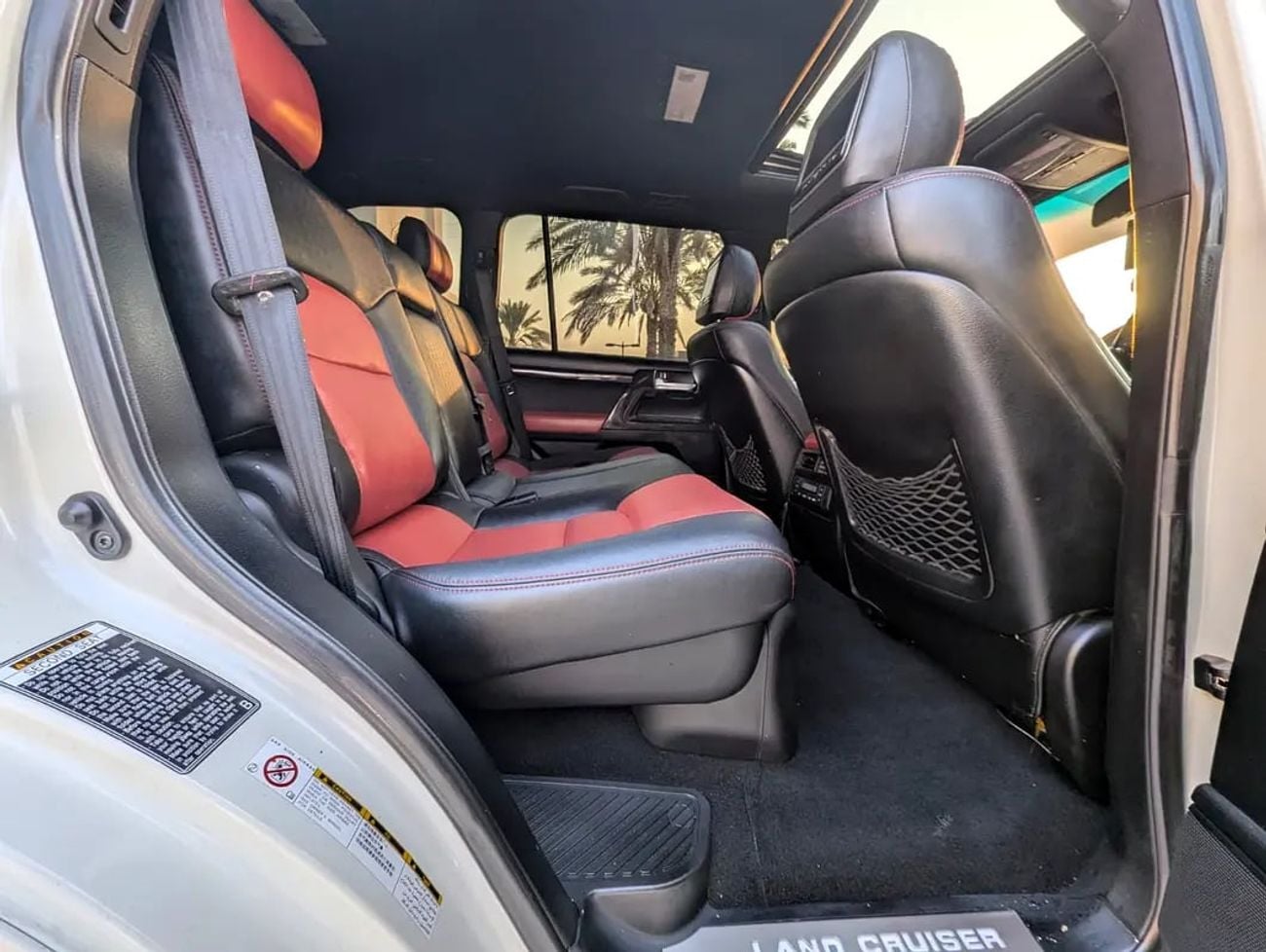 Toyota Land Cruiser VXR GCC Specs
