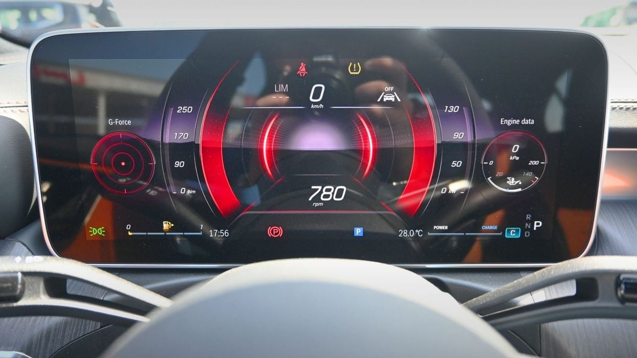 مرسيدس بنز C 200 Mercedes C200 L 2025 1.5L 4 Cylinder 170 hp  4 Doors 5 Seats White outside Black/Brown inside