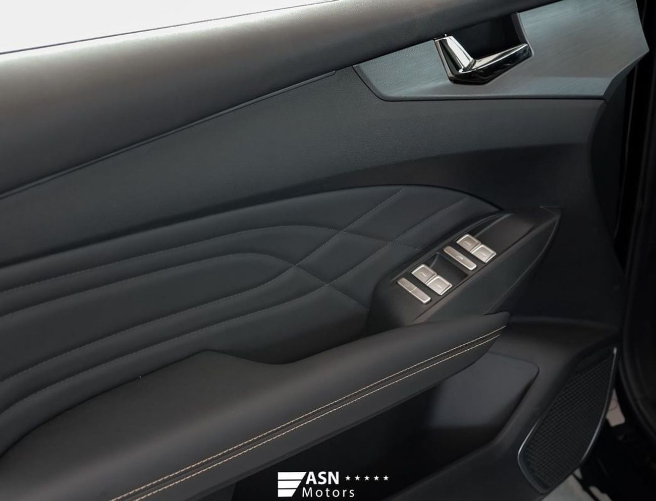 كايي X7 1.5T Mountain Peak Edition 7 seater (Export Price)