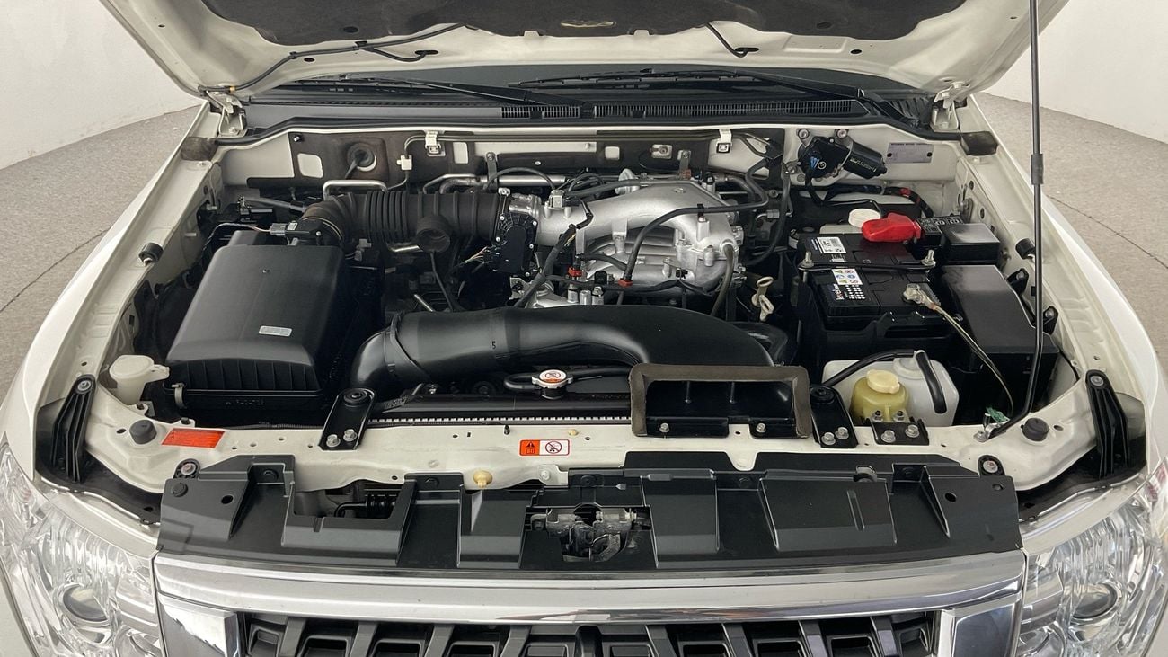 ميتسوبيشي باجيرو GLS Highline | شامل الضمان | 0 ﺪﻔﻋﺓ ﺃﻮﻟﻯ