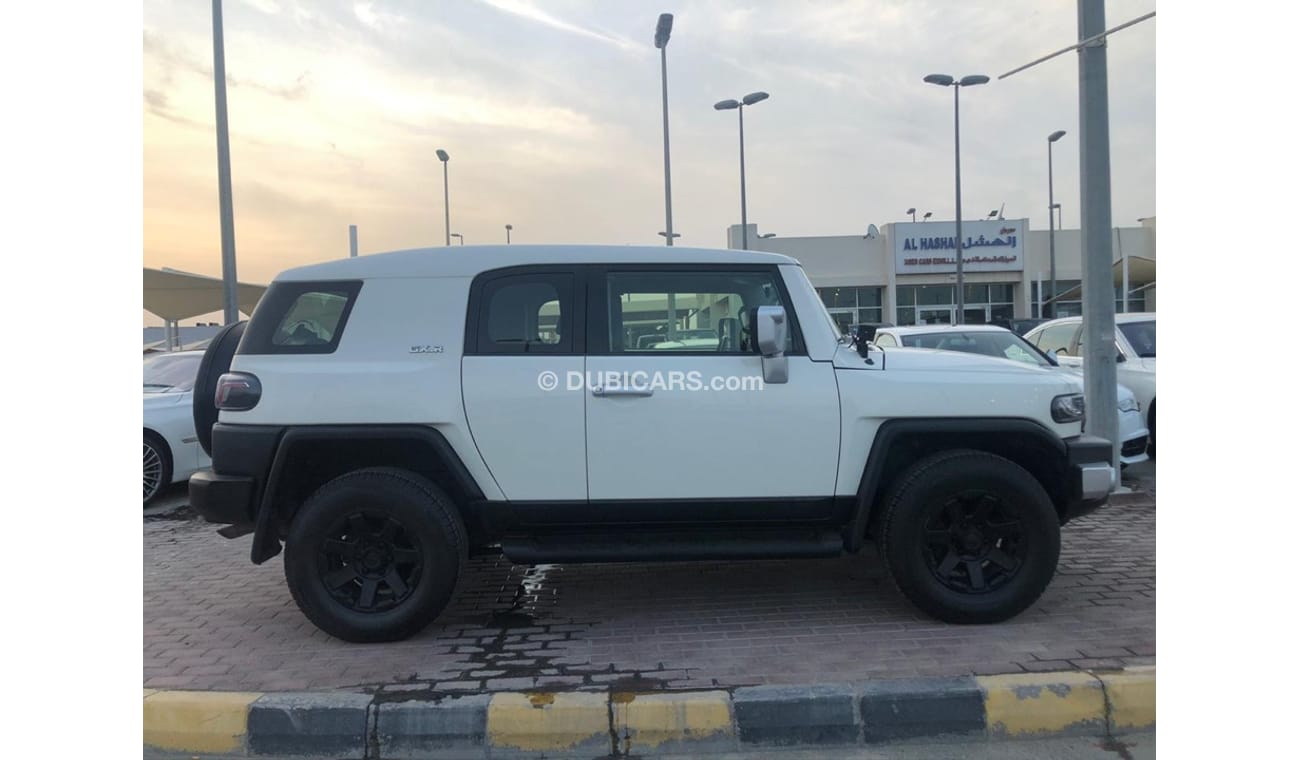 تويوتا إف جي كروزر تويوتا FG موديل 2015 خليجي  دفلوك GXR مالك واحد من الوكاله السياره 2 مفتاح