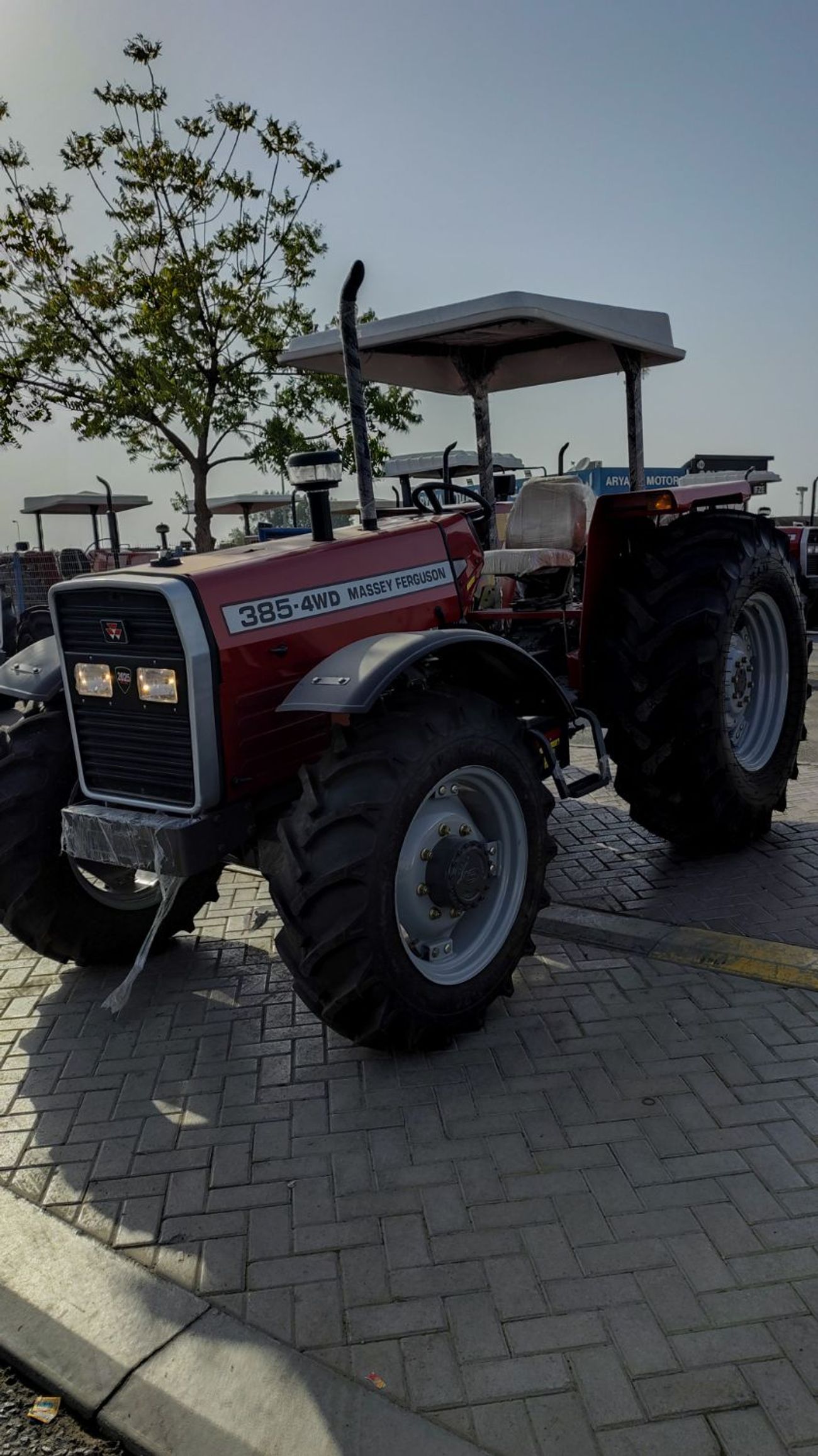 Massey Ferguson 385