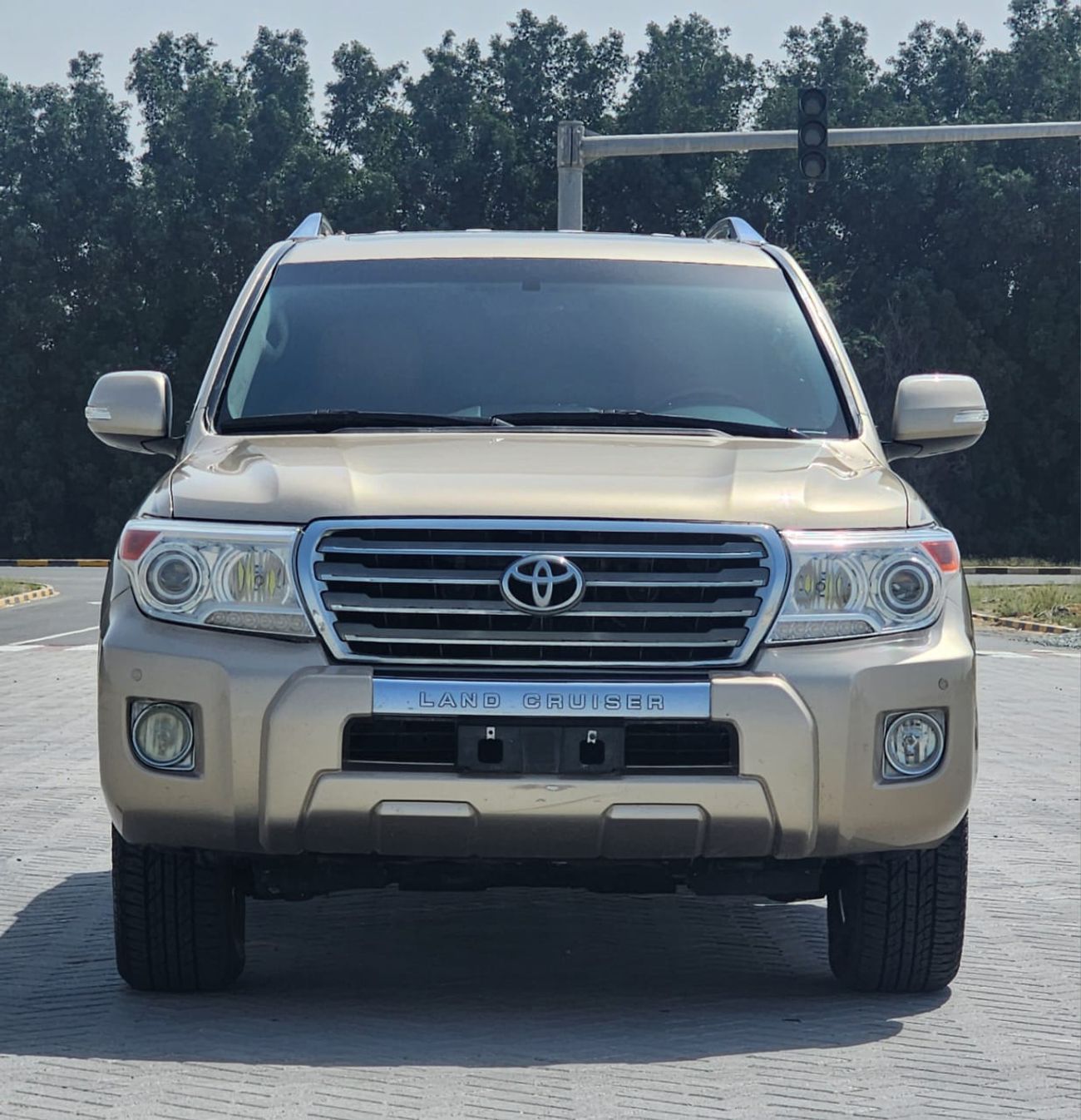 Toyota Land Cruiser VXR 5.7 L
