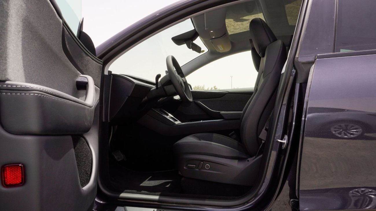 Tesla Model Y Real-Wheel Drive || Standard Range ( 593 KM ) || Brand New