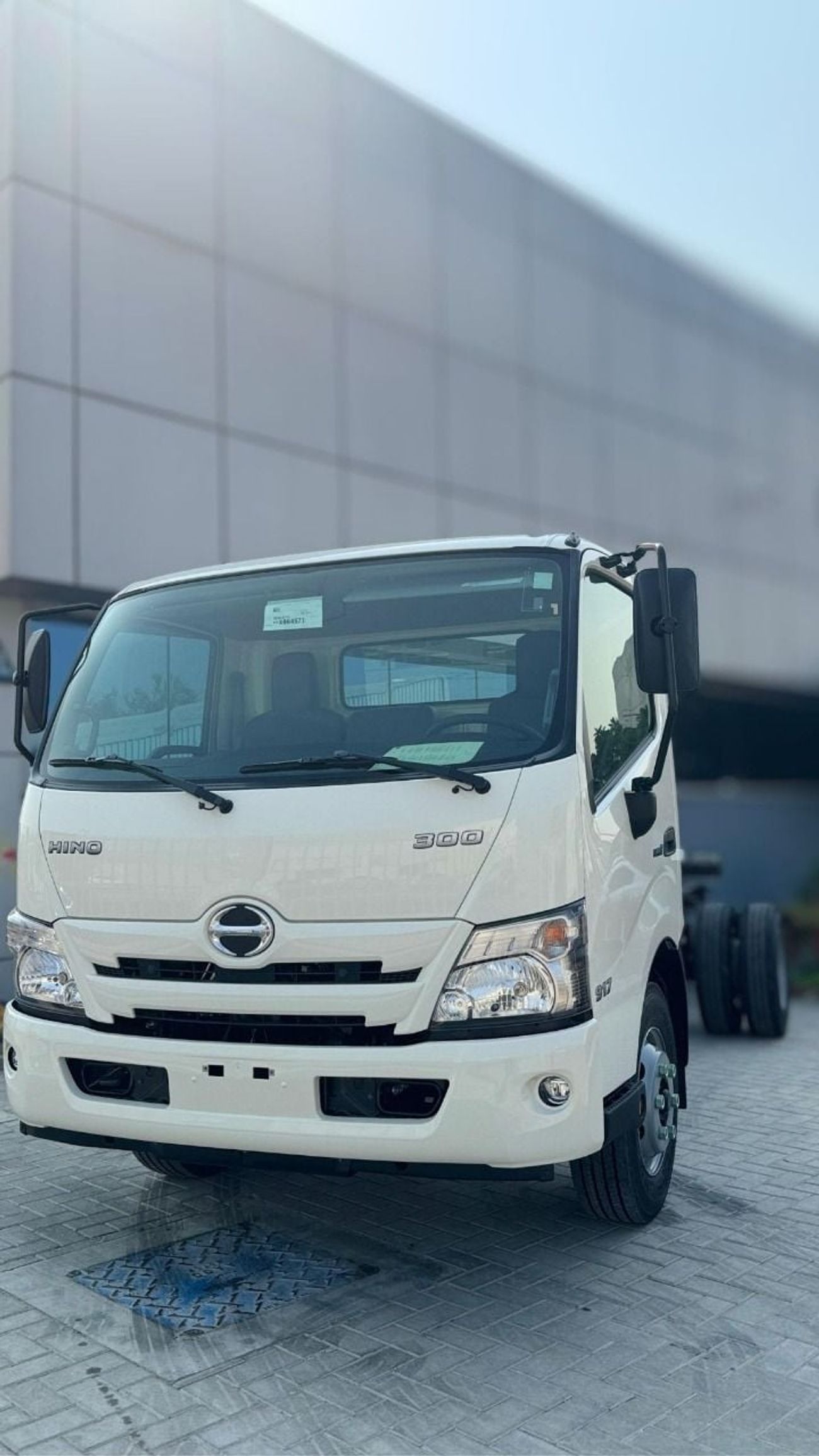 Hino 300 Hino 300 Series 917 XLWB Euro 5 - 2026