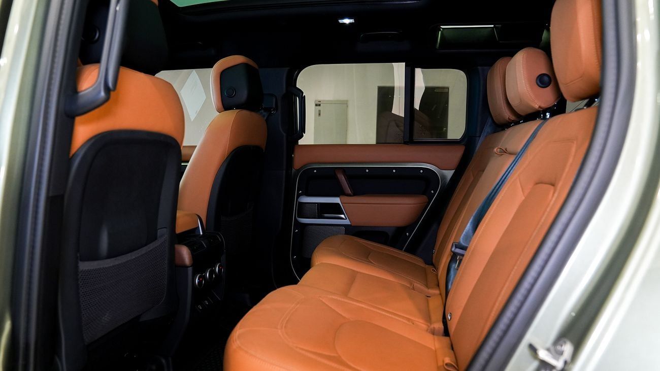 Land Rover Defender P400 110 HSE 3.0L (5 Seater)
