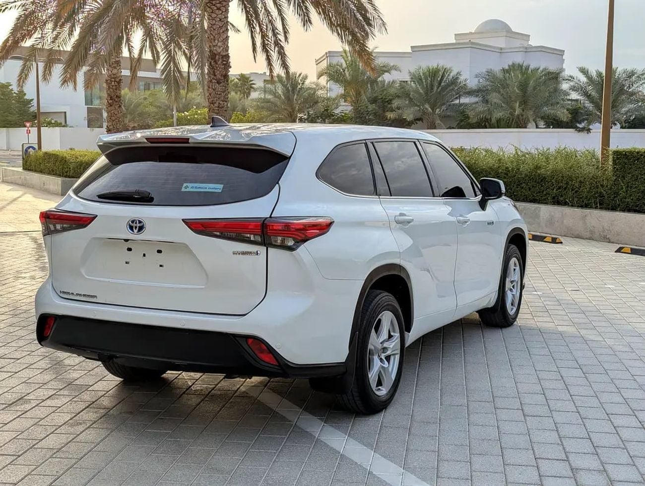 تويوتا هايلاندر GXR Hybrid - GCC Specs - Excellent Condition