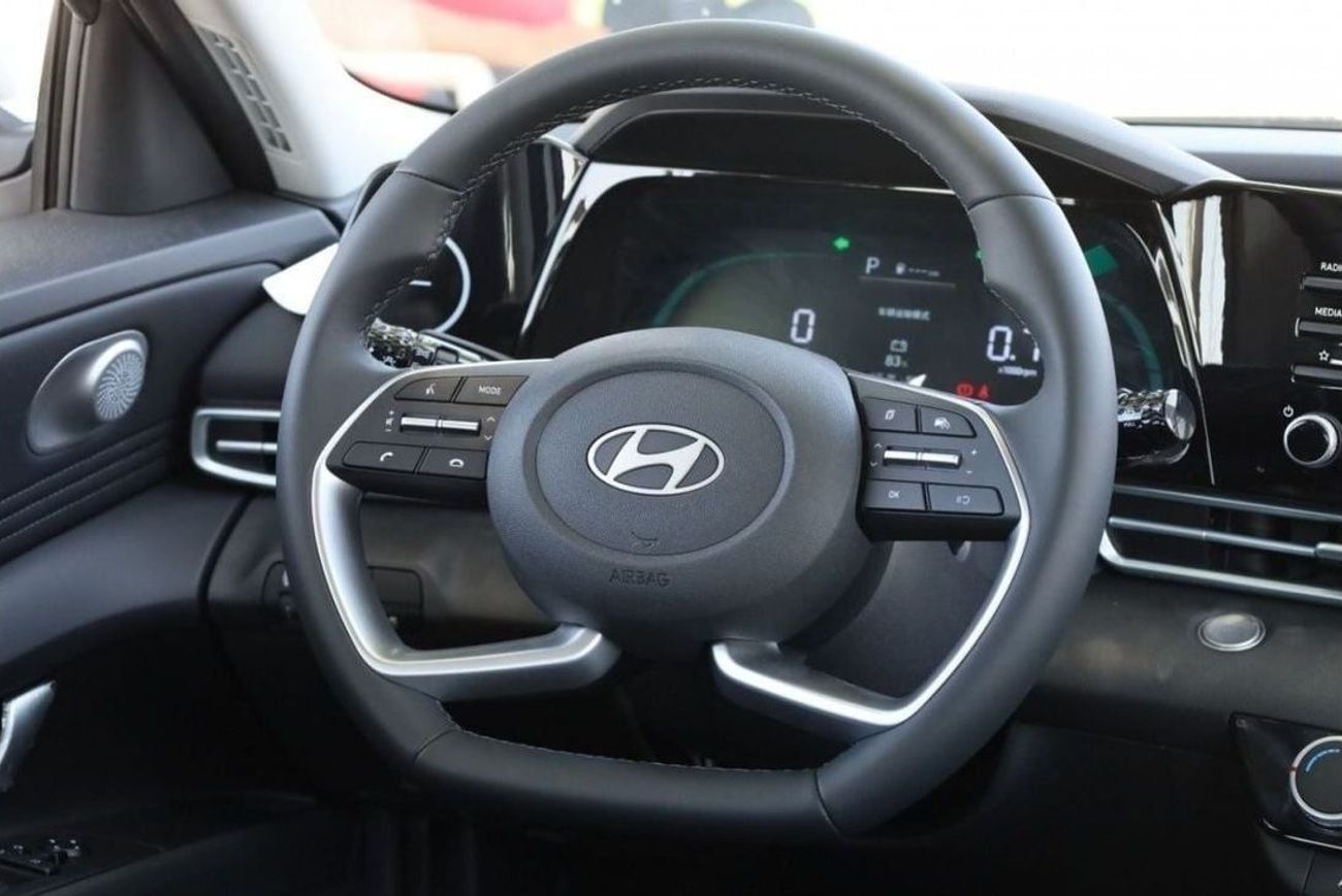 هيونداي إلانترا HYUNDAI_ELANTRA_GLX_1.5L_2024_FULL_OPTIONS