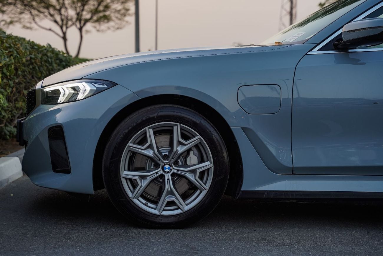 بي أم دبليو i3 EDRIVE35L (NON GCC) 2026 BMW e-Drive 35L M-Sport Package FWD 0Km