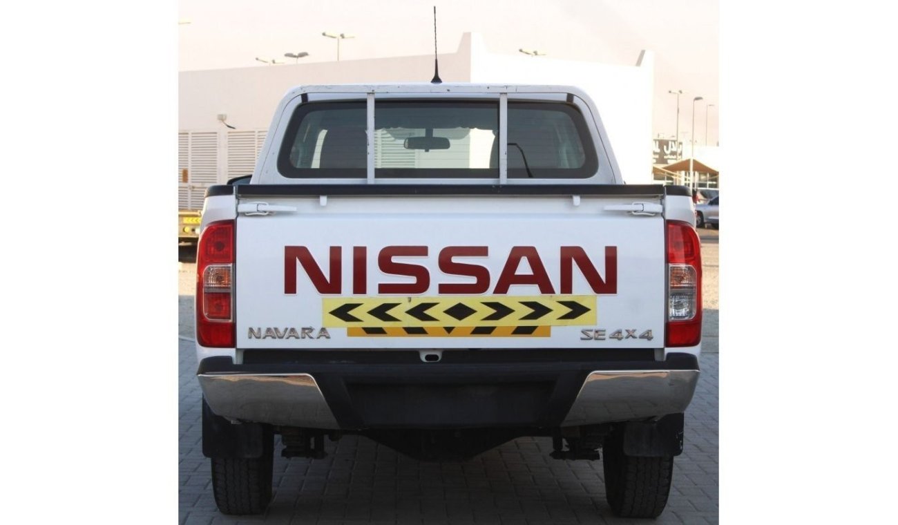 Nissan Navara Nissan Navara 2019 GCC 4 wheel drive 4x4 in excellent condition