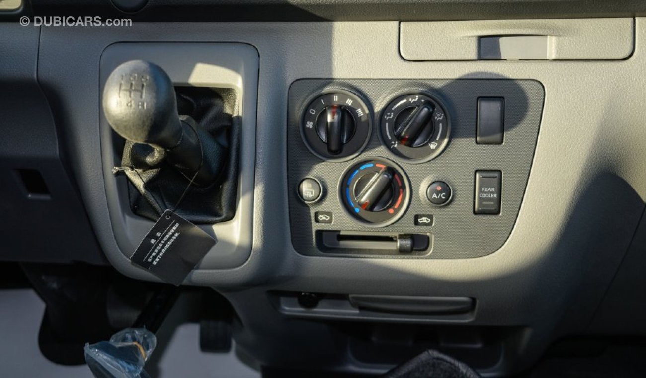 نيسان أورفان NV350 Diesel V4 M/T - grey interior