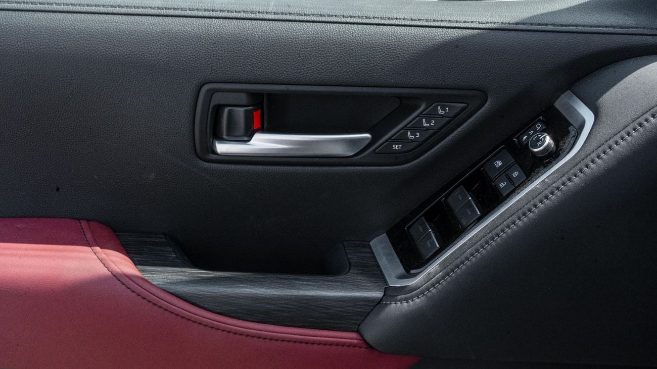 Toyota Land Cruiser 2026 Toyota Land Cruiser VXR 3.5L AT Petrol (White-Red)