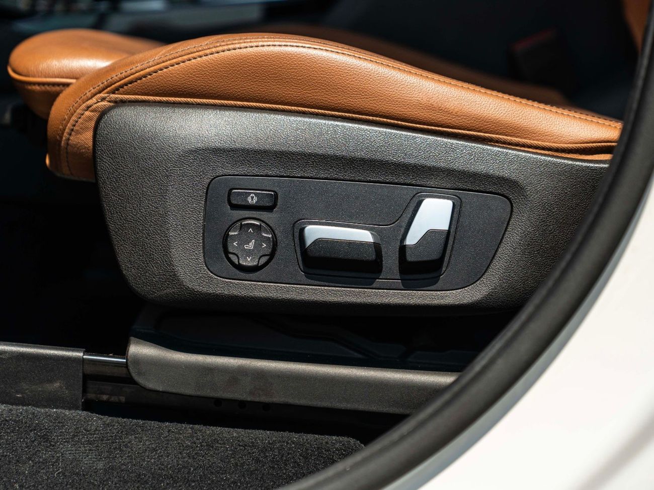 BMW X3 xDrive 30i M Sport AED 2,044 PM • X3 XDRIVE 30i • M-SPORT PACK • FULL AGMC BMW SERVICE HISTORY