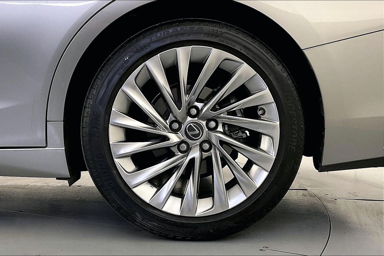 Nissan Sunny SV | 1 year free warranty | 0 Down Payment