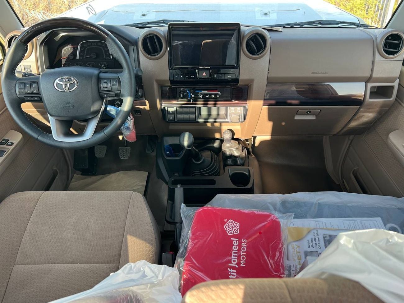 Toyota Land Cruiser Pick Up S/C LC79 2.8L DSL M/T // 2025 // HIGH OPTION WITH RADAR , DIFF LOCK , DVD&BACK CAMERA // SPECIAL OFF