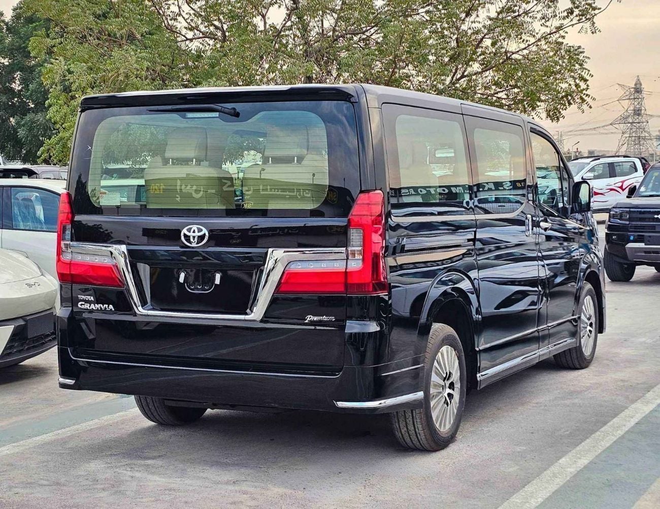 Toyota Granvia PREMIUM LUXURY / 3.5L V6 PETROL A/T / RADAR / 360*CAMERAS / VIP SEATS (CODE # GNPPR)