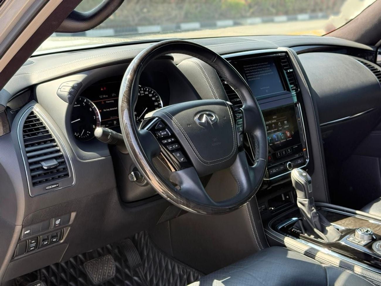 Infiniti QX80 Sensory 8 5.6L INFINITI QX80 | GCC SPECS | YEAR: 2021 | FULL-SERVICE HISTORY WITH AGENCY | WARRANTY