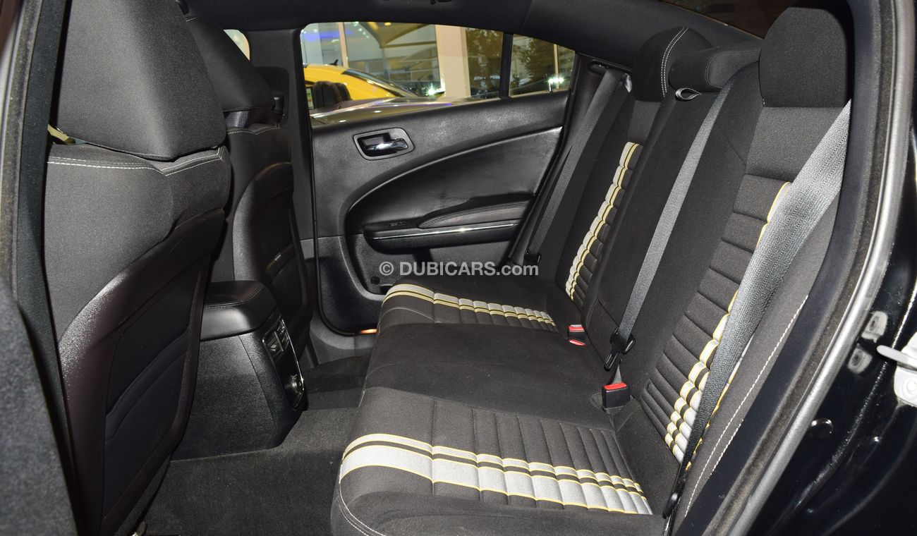 Dodge Charger SRT8 SUPER BEE