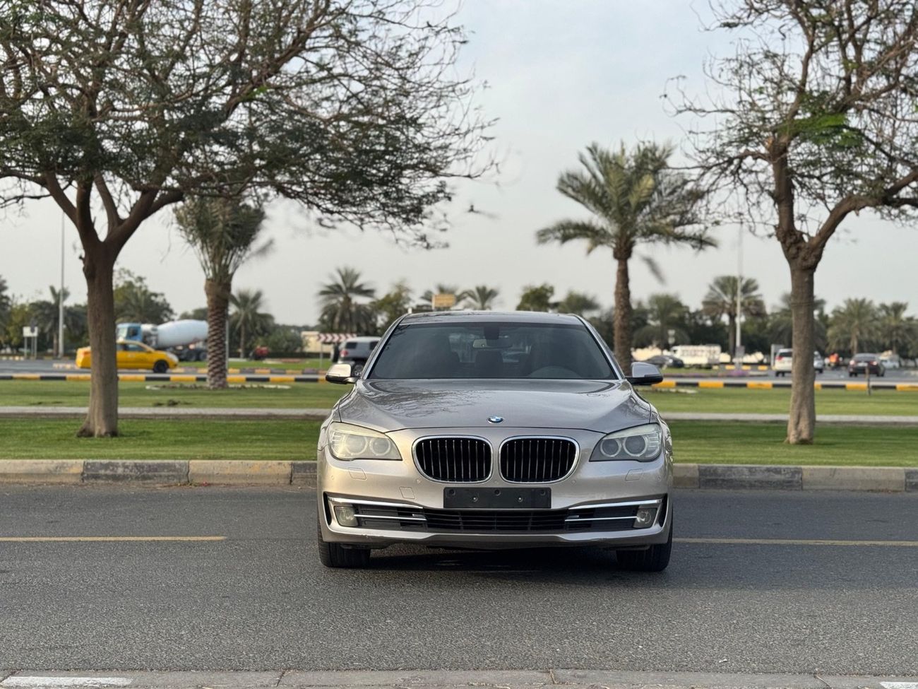 بي أم دبليو 730Li Executive 4.0L (5 Door)