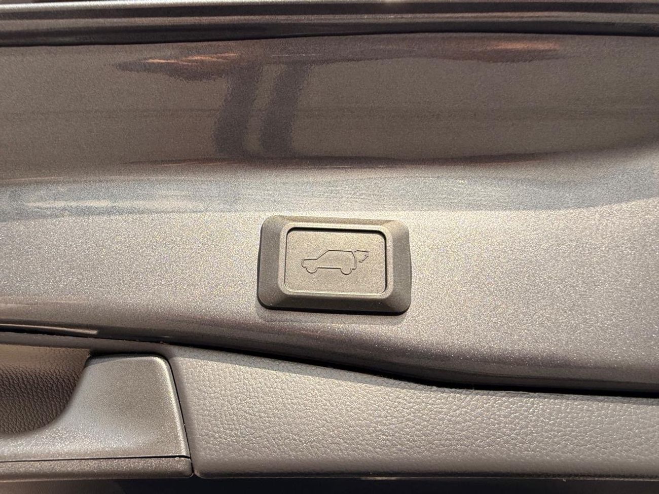 تويوتا راف ٤ XLE Full Option 2022 with sunroof, push start