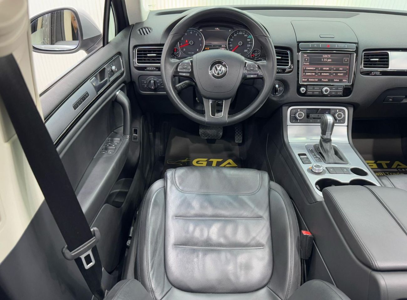 Volkswagen Touareg R-Line 3.0L 4WD 2018 Volkswagen Touareg R-Line, Warranty, Full Service History, Excellent Condition,