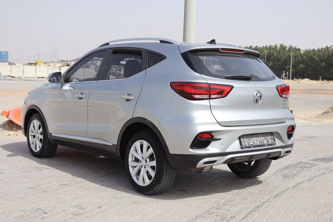 MG ZS Std 1.5L