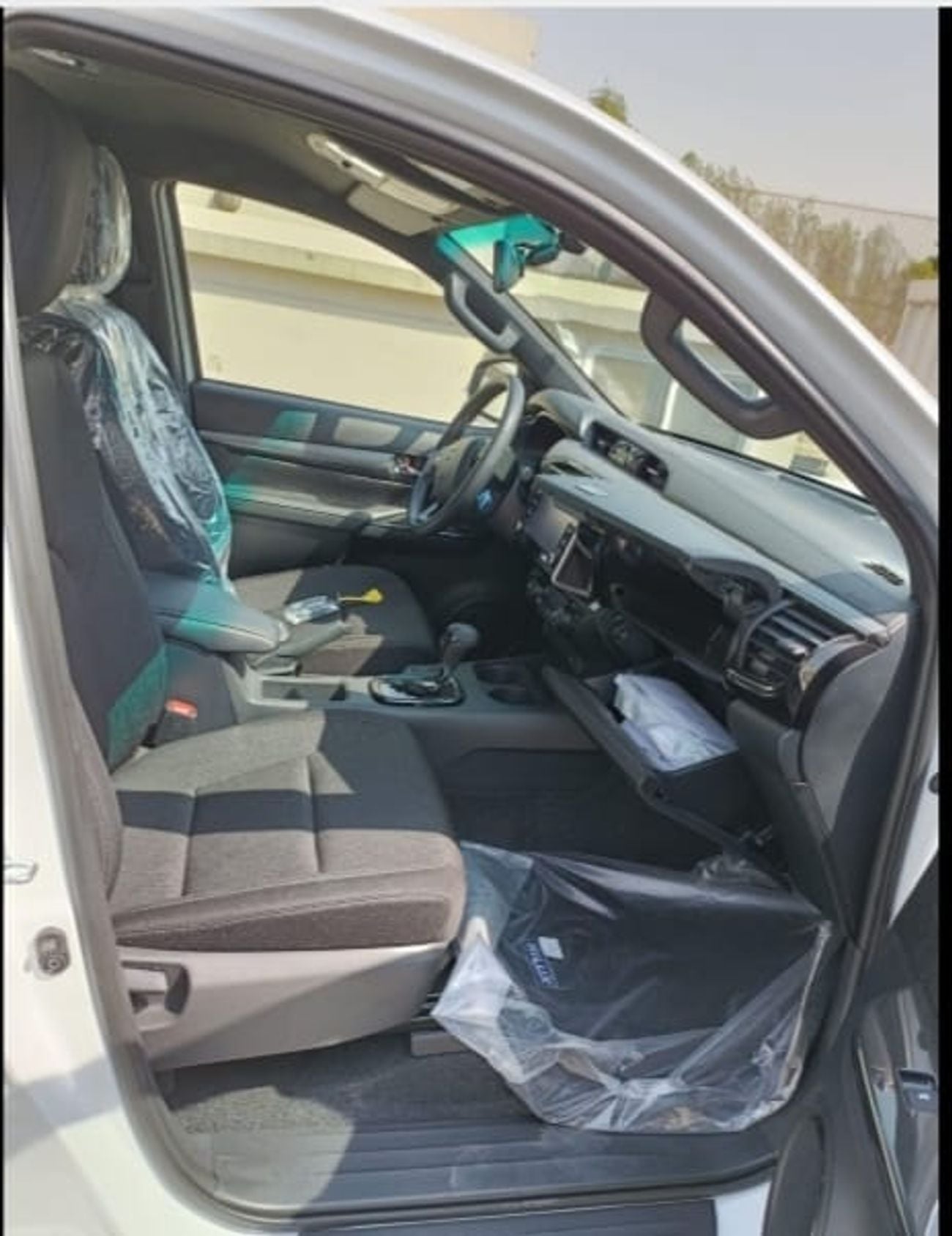 Toyota Hilux Adventure 4.0L DC 4.0L ADVENTURE AUTOMATIC TRANSMISSION ( FOR RE-EXPORT ONLY )