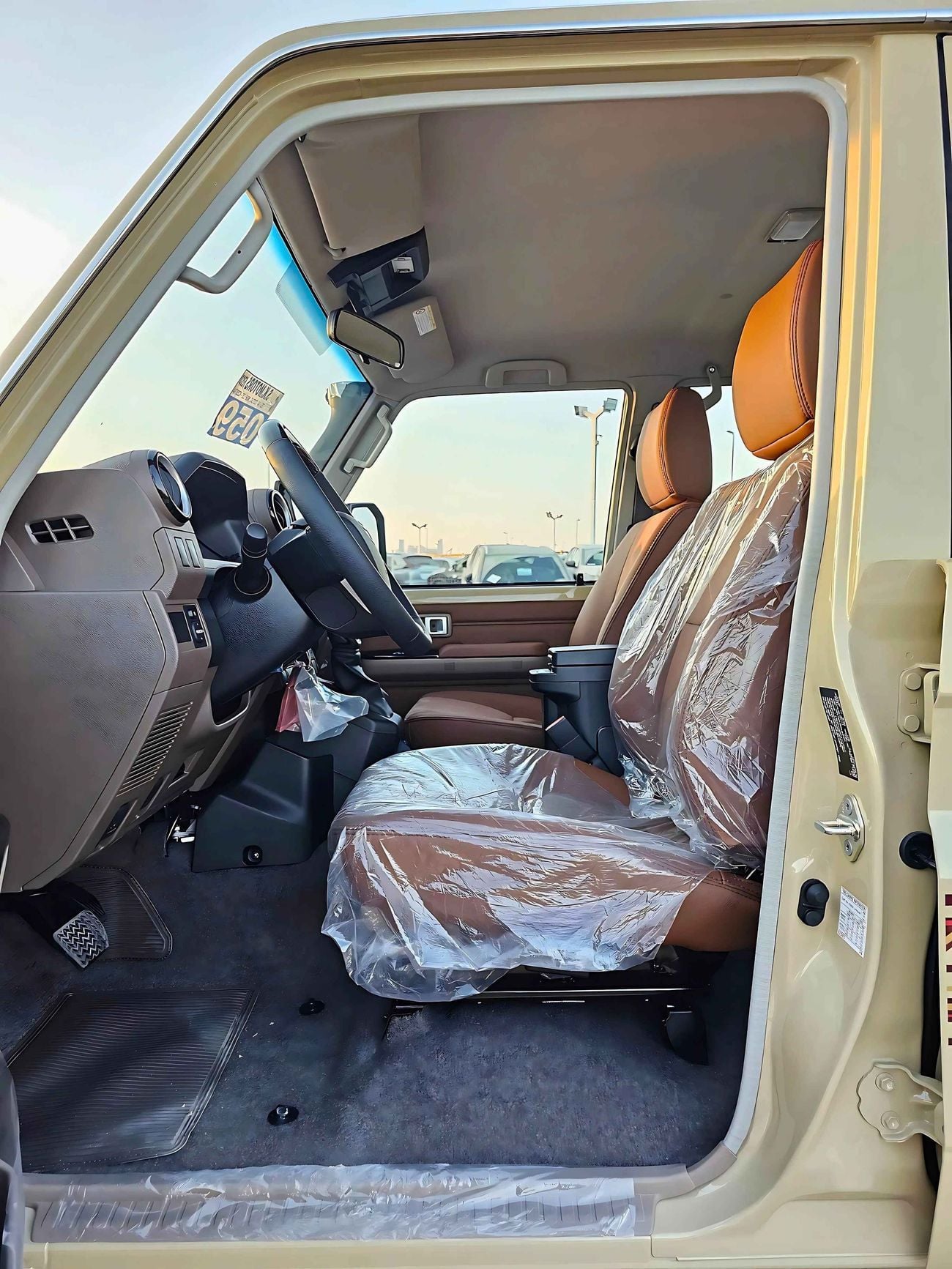 Toyota Land Cruiser 70 4.0L PETROL A/T | TOP VARIANT | DIFF LOCK | REFRIGETOR | FULL OPTION | CODE#68081