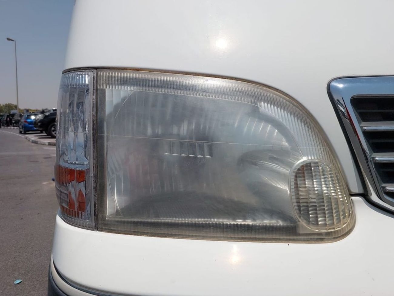 Toyota Hiace TOYOTA HIACE COMMUTER VAN RHD 2001 MODEL 3.0 L DIESEL AUTOMATIC(PM02656)