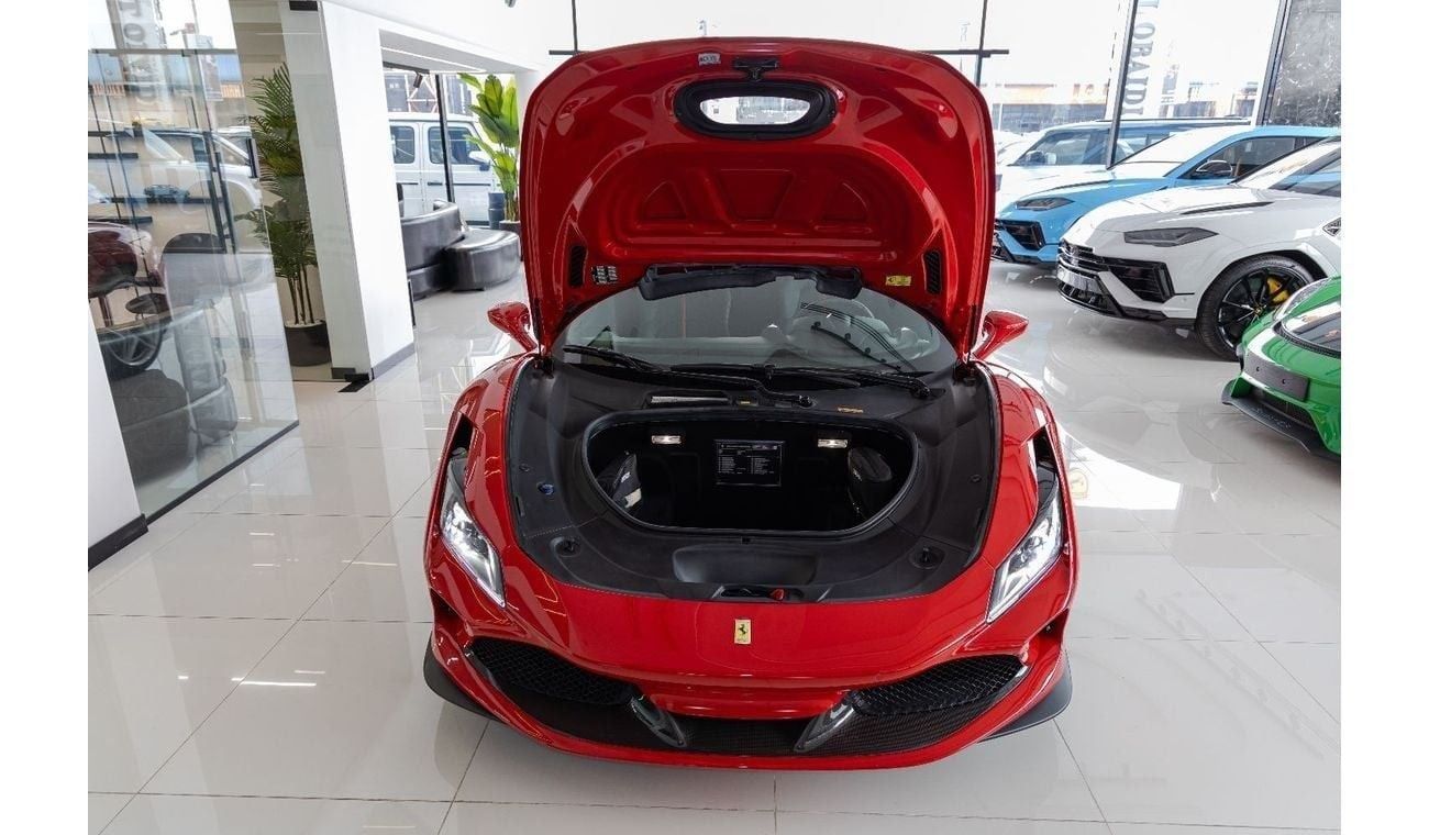 فيراري F8 تريبوتو 3.9T V8 Ferrari F8 Tributo 3.9L | Fully Carbon Fiber Interior and Exterior | 2021 | Agency Warranty