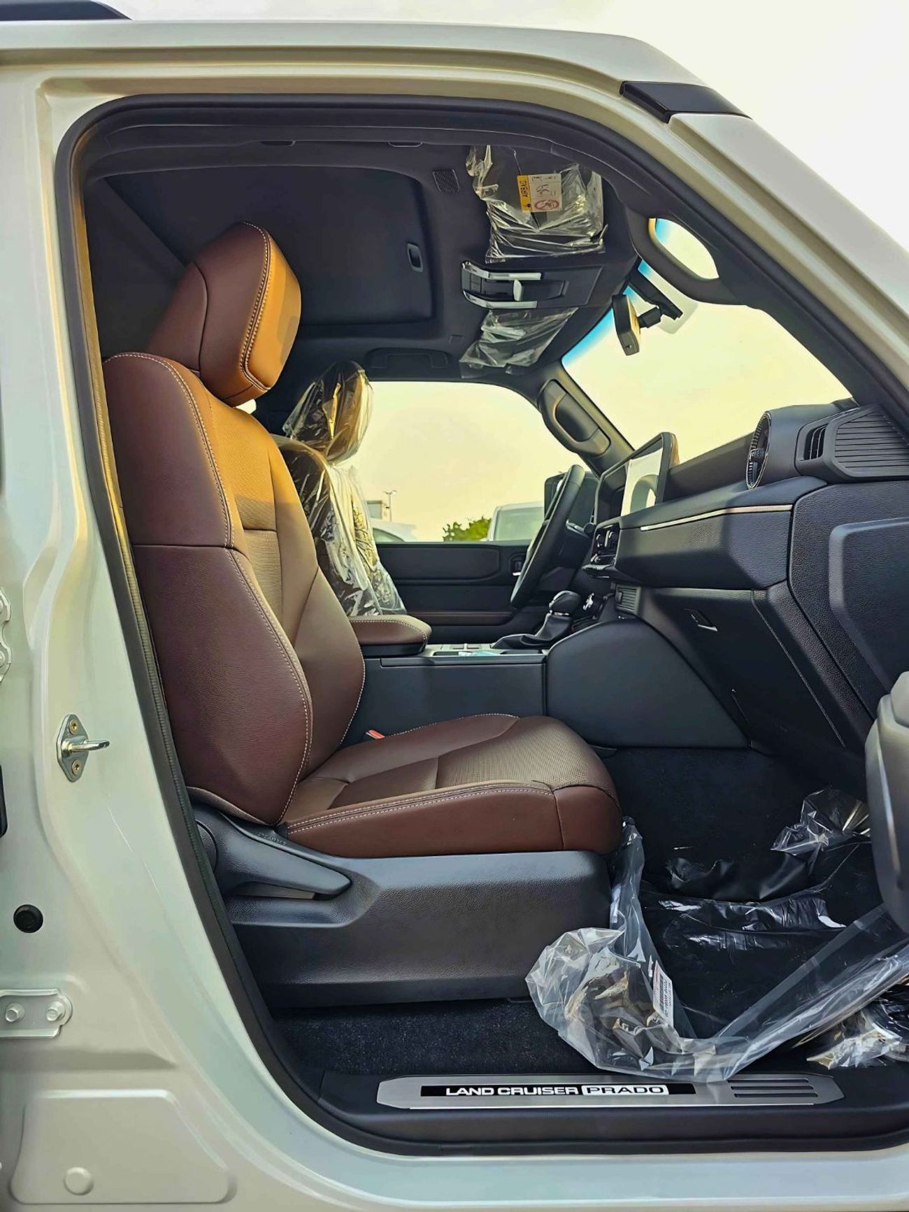 تويوتا برادو ADVENTURE TURBO / REAR PWR DOOR, DRIVER PWR SEAT, SUNROOF/2.8L DIESEL 4WD/ CODE# P28ADV3