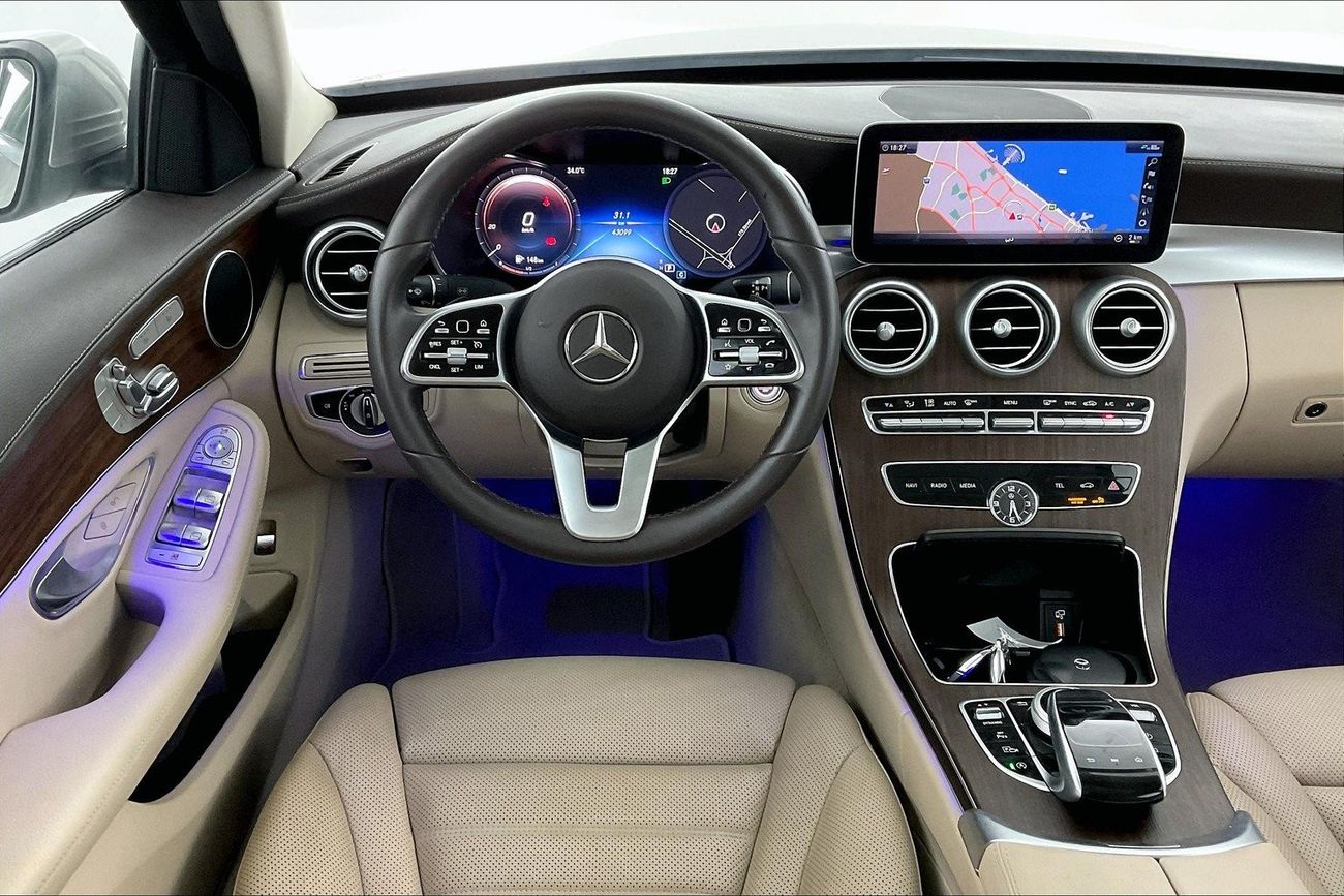 Mercedes-Benz C 200 Premium + (AMG Line)