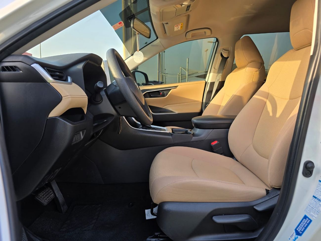 تويوتا راف ٤ EXR 2.5L (203 HP) 4WD TOYOTA RAV4 2020 4X4 GCC 4 CYLINDER ENGINE 2.5L clean car without accident wit