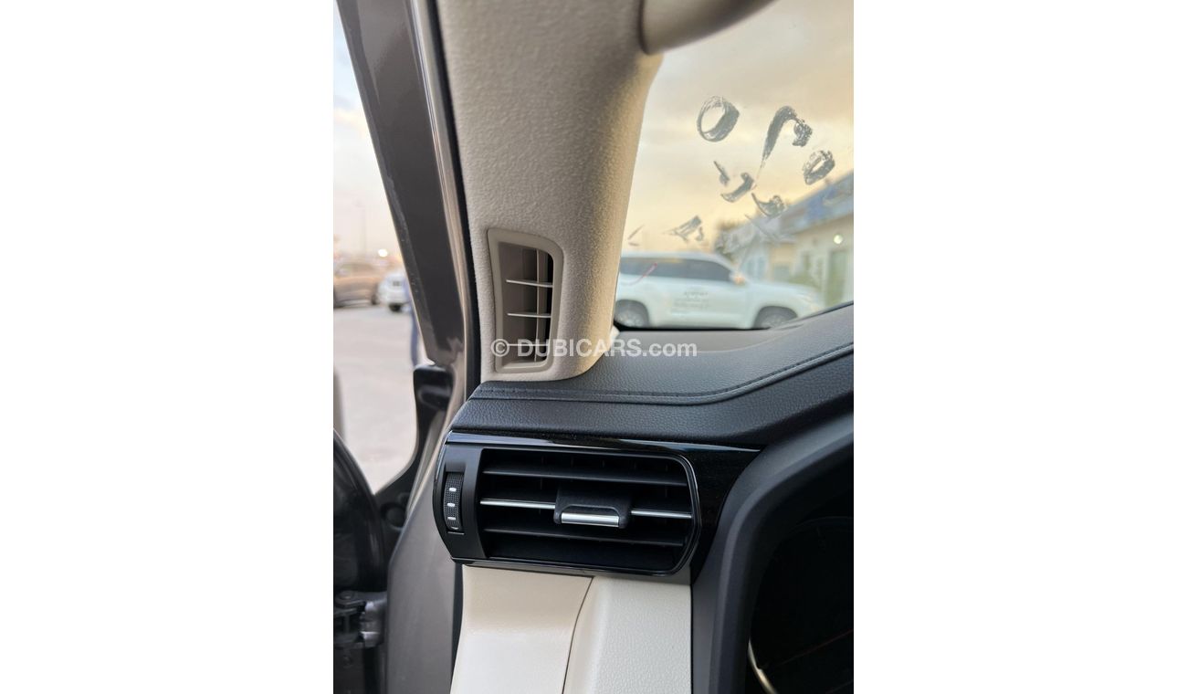 Toyota Land Cruiser 2023 Toyota Land Cruiser VX 3.5L Gold (ONLY FOR EXPORT)