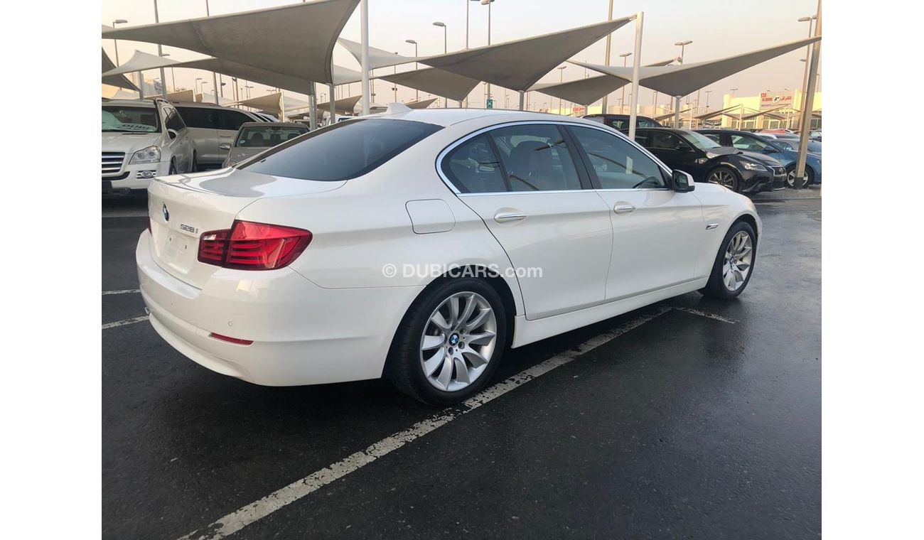 BMW 528i Bmw 528 model 2011 GCC car prefect condition full option low mileage excellent sound system radio Bl