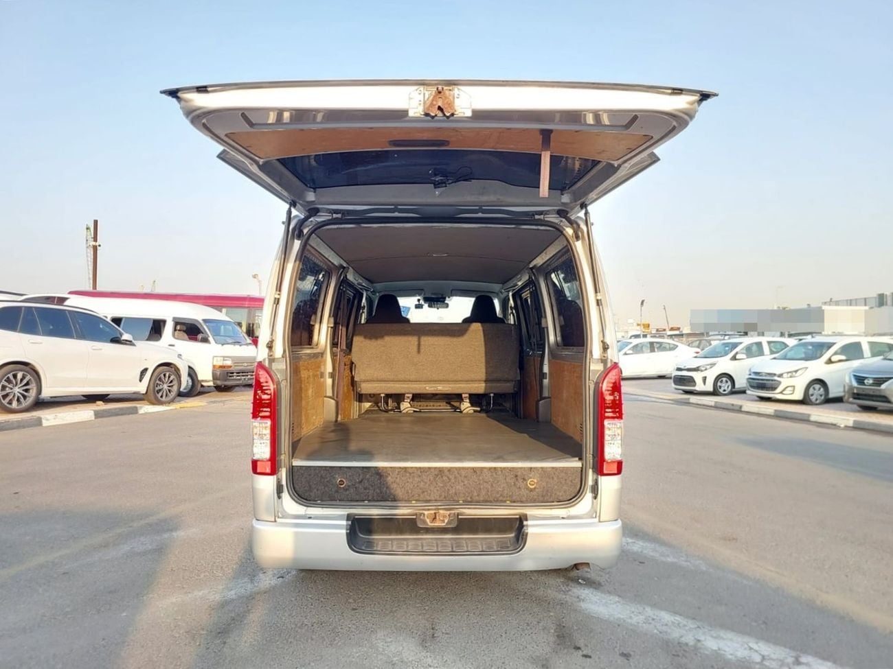 تويوتا هاياس DLS - STD ROOF TOYOTA HIACE VAN RHD 2019 MODEL 2.8 L DIESEL AUTOMATIC(PM22503)