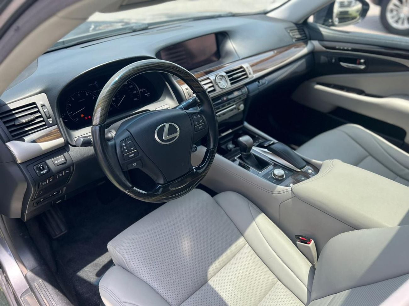 Lexus LS460 LEXUS LS460 2013 LUXURY.ENGINE 4.6L /V8.