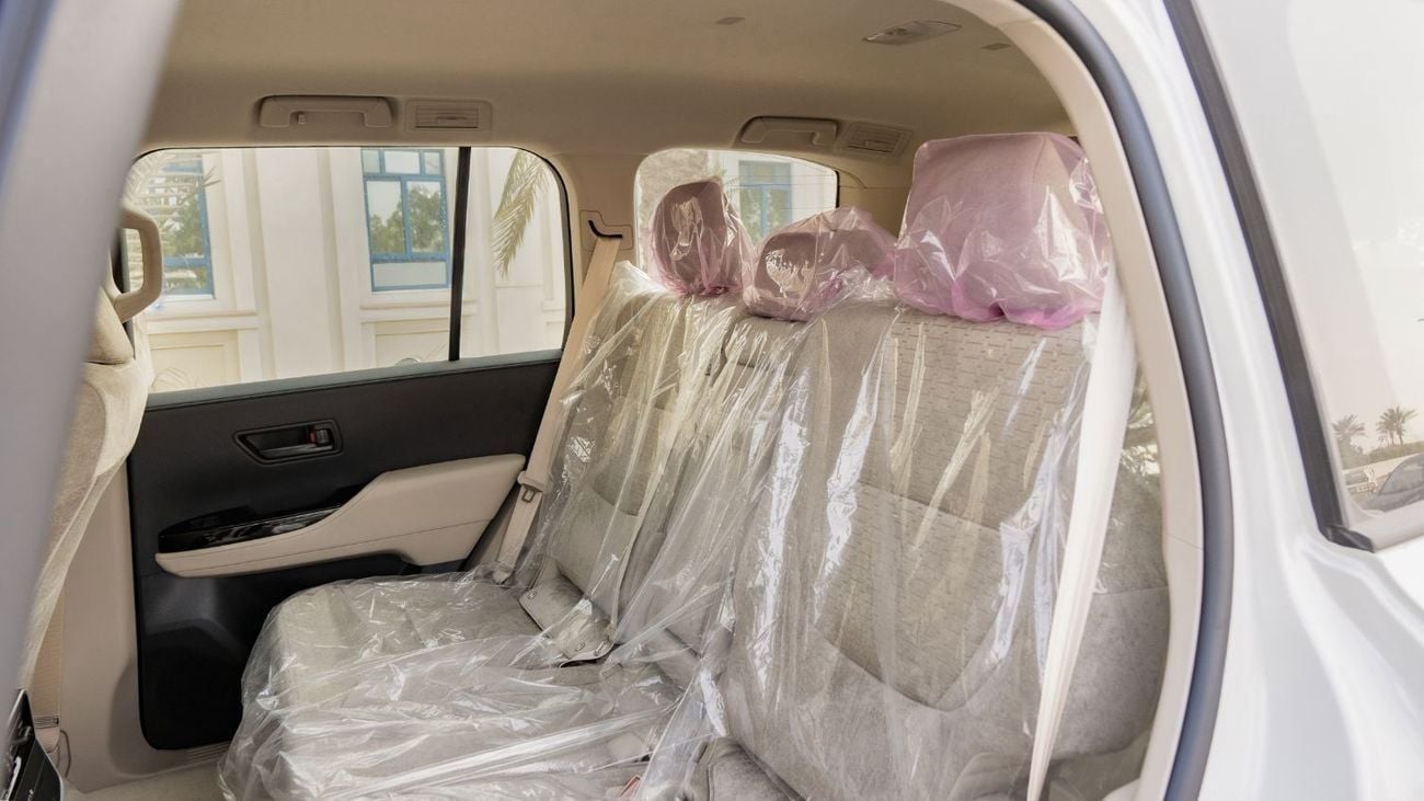 تويوتا لاند كروزر 2026 Toyota Land Cruiser GXR 3.5L AT Petrol (With Sunroof) (White-Beige)