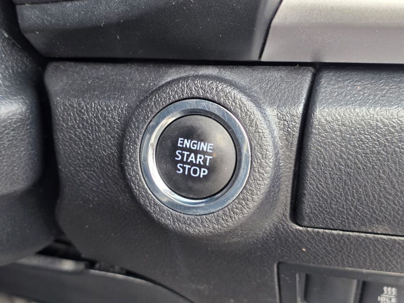 Toyota Hilux DIESEL 2.8 LITER ,AUTOMATIC ,RIGHT HAND DRIVE ONLY FOR EXPORT