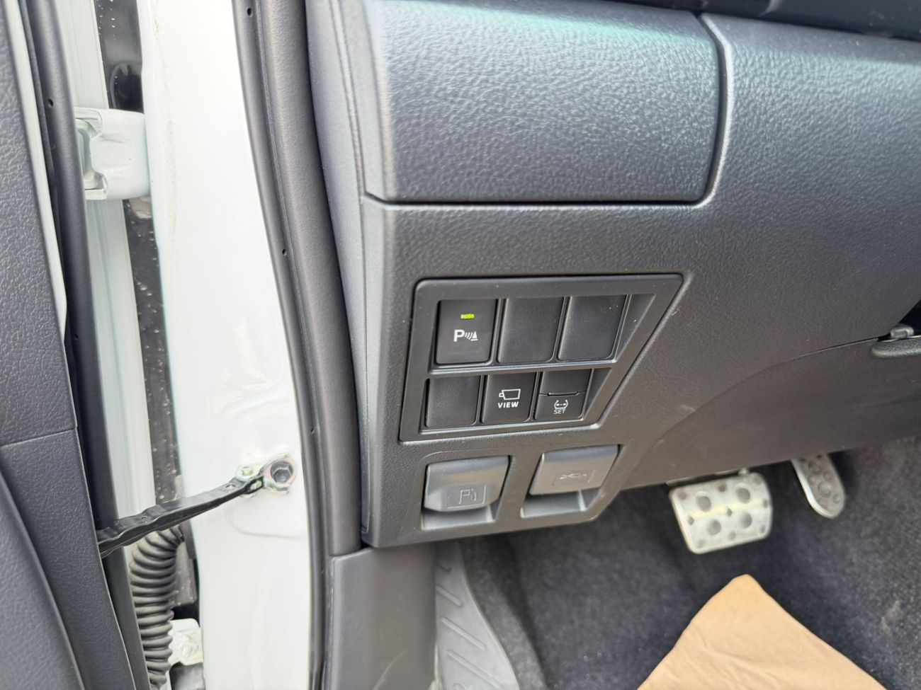 تويوتا هيلوكس Hilux GR 4.0 2025 full Oman specs