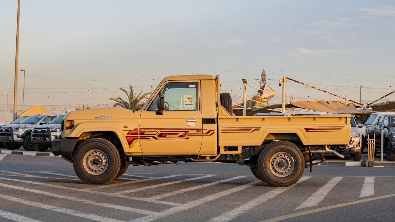 Toyota Land Cruiser Pick Up 2025 Toyota Land Cruiser LC 79 SC 4.0L AT Petrol Basic with Fridge (Beige)