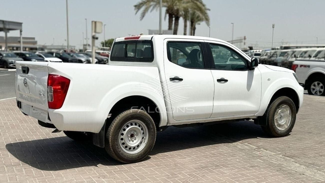 Nissan Navara 2.5D XE 4X4 DC PLUS MT