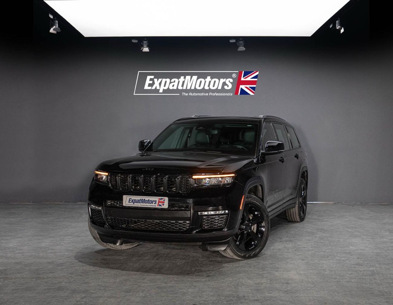 Jeep Grand Cherokee L Altitude 3.6L Apple CarPlay• 7 Seats • Warranty + Service Contract Available • GCC