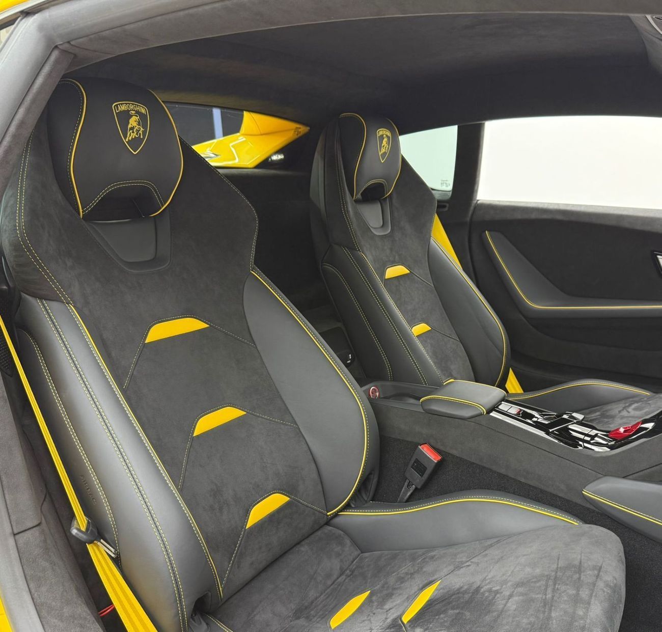 لامبورغيني هوراكان Tecnica 2024 Lamborghini Huracan Tecnica, Lamborghini Warranty + Service Pack, Very Low Km, GCC