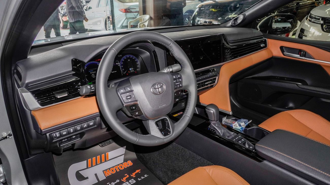 Toyota Camry Limited HEV 2.5 L Hybrid