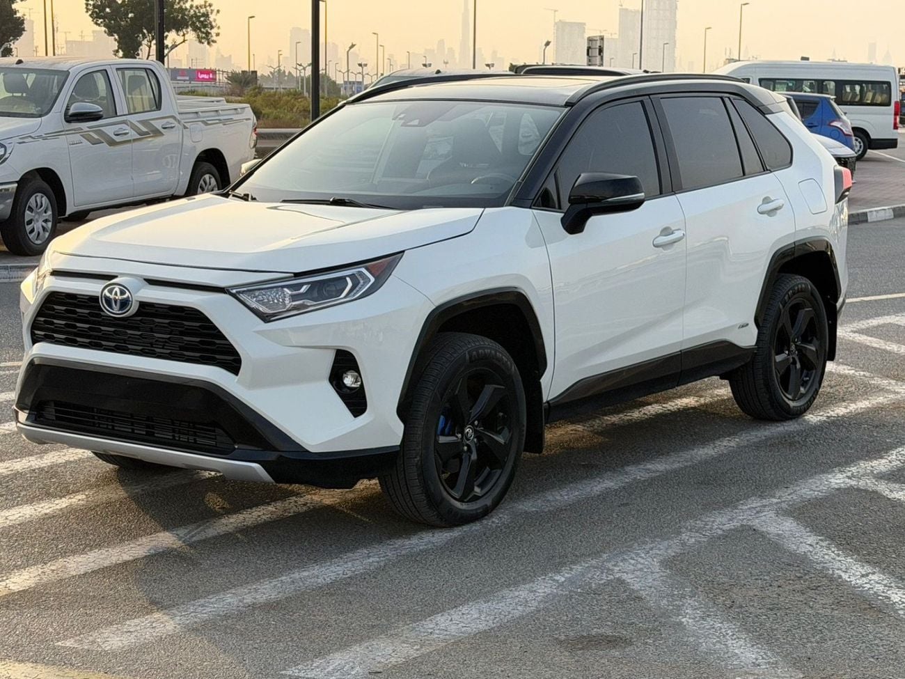 تويوتا راف ٤ 2019 TOYOTA RAV4 XSE Hybrid 4x4 2.5L