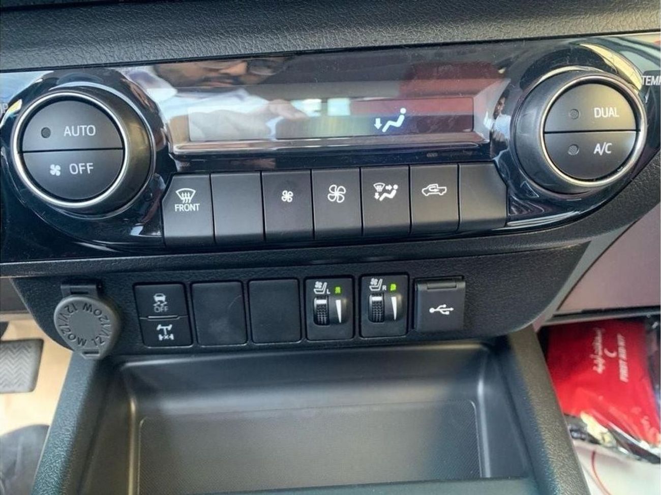 تويوتا هيلوكس TOYOTA HILUX 2.7L SGLX 2025 MODEL PETROL 4WD AUTOMATIC