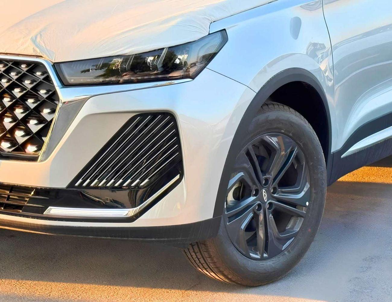 Chery Tiggo 7 LUXURY 1.5L PETROL V4 || LEATHER SEATS / BIG DVD+CAMERA / REAR PARKING SENSOR (CODE # TG7CSTDO)