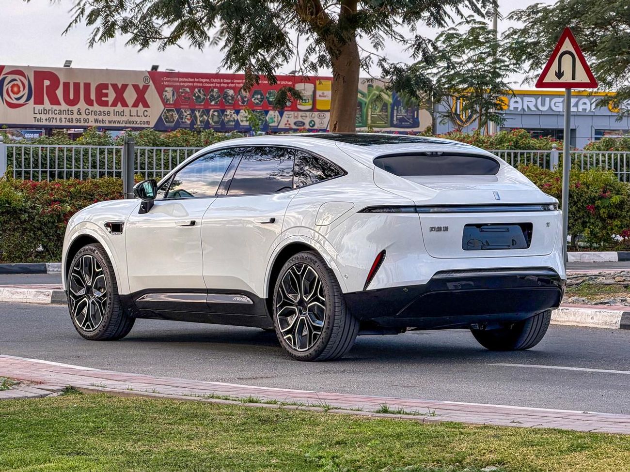 أفاتر 11 Premium AWD