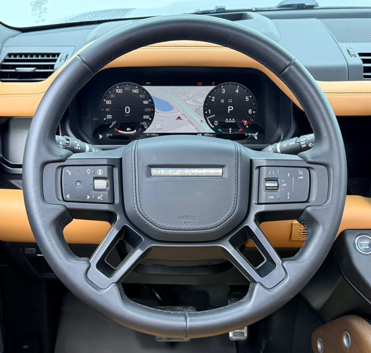 Land Rover Defender 2024 Land Rover Defender 110 HSE P400, 2029 LR Warranty + Service Pack, Low Km, Fully Loaded, GCC
